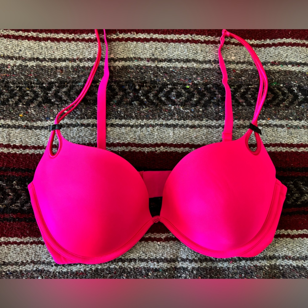 34DD Victoria’s Secret Lightly Lined Demi Bra